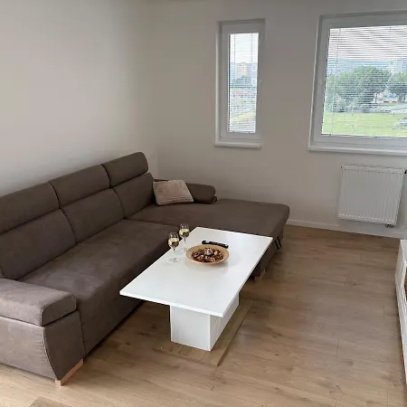 Apartment Topolcianska-apartment Bratislava